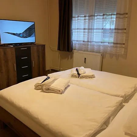 City Edge Hideaway Apartment Nagykanizsa Kültér fotó